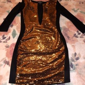 Super cute sequined  bebe dress 👗 🖤✨